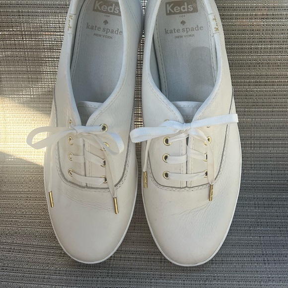 Keds Kate Spade Leather Luxe Cream Sneakers with Gold Detail - Picture 1 of 8